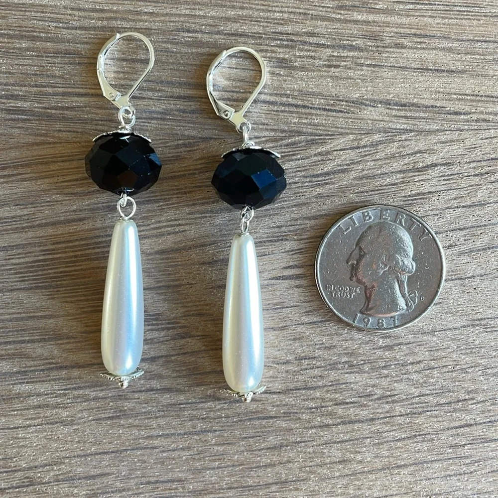 HAND CRAFTED DRAMATIC PEARL DROP EARRINGS White Oblong Glass Pearls Black Facets